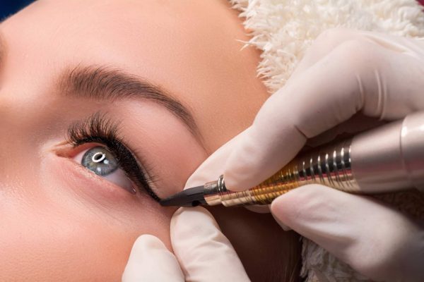 Curso de micropigmentacion y microblanding de cejas