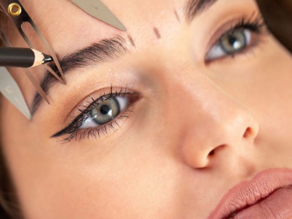 Curso de diseño de cejas-academia Isakova